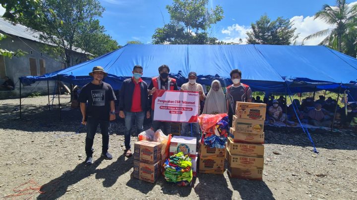 Telkomsel Serahkan Bantuan Kepada Korban Gempa Maluku Tengah