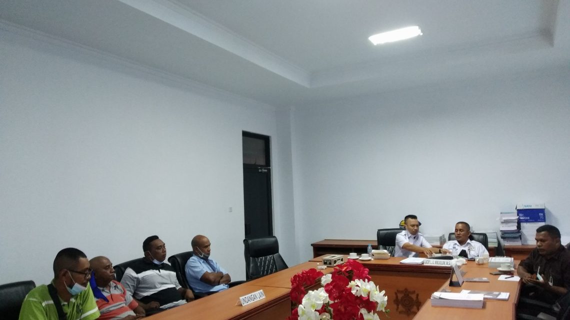 Sejumlah Sopir Angkot Ambon Gunung Mengadu ke Wakil Rakyat