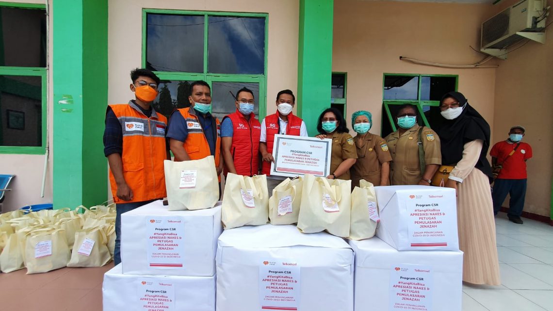 Telkomsel-Rumah Zakat Salurkan Bantuan bagi Tenaga Kesehatan dan Pemulasaraan Jenazah COVID-19