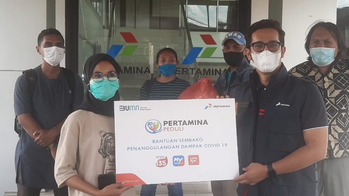 Puluhan Paket Sembako Pertamina bagi Wartawan di Maluku