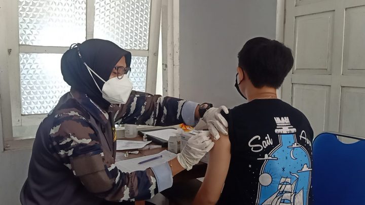 Posko COVID-19 Lantamal IX Terus Didatangi Warga