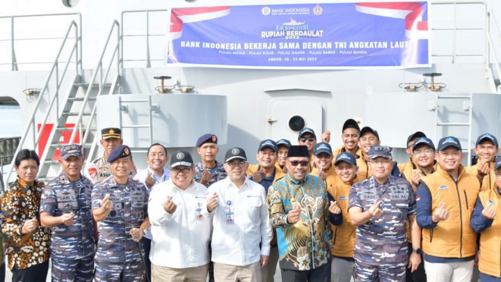 TNI AL Dukung Ekspedisi Kas Keliling BI Maluku di Wilayah 3T