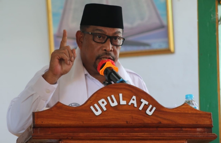 Pesan Gubernur Maluku Saat Kukuhkan Raja Negeri Seith