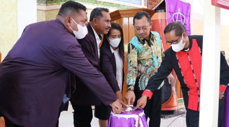 Wagub Orno Buka Resmi MPPD ke-30 AMGPM Daerah Kairatu