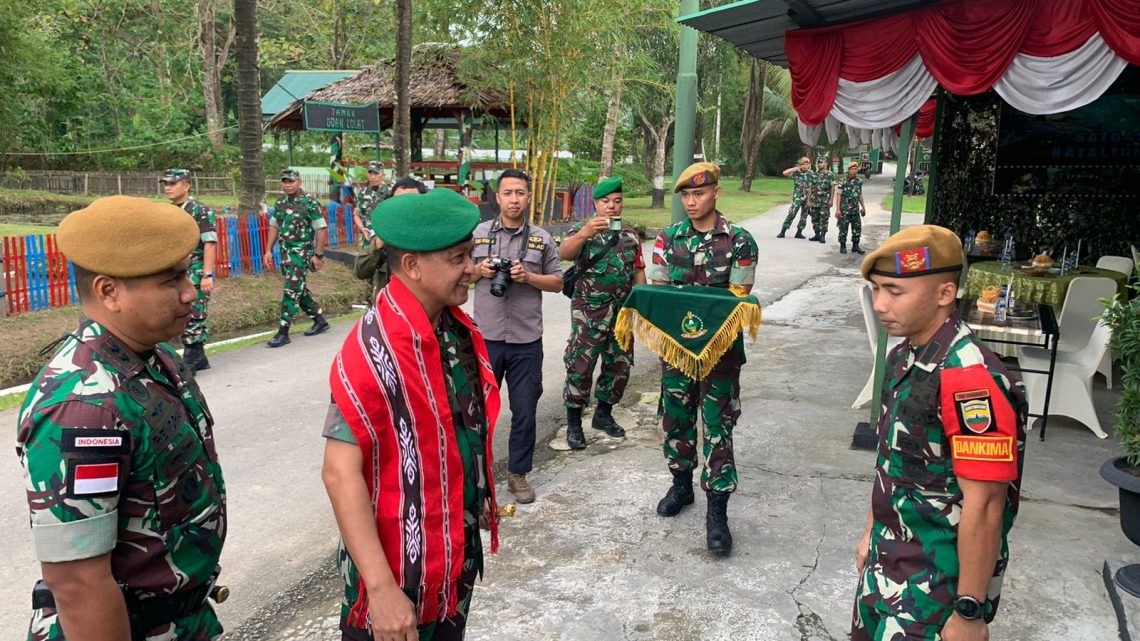 Kunjungi Prajurit Satgas, Pangdam Kenang Momen Awal Karier dan Penugasan