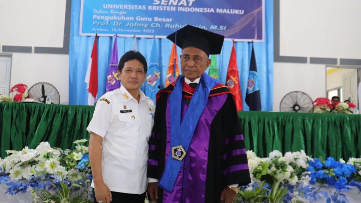 Sekda Maluku Hadiri Pengukuhan Ruhulessin Sebagai Guru Besar UKIM