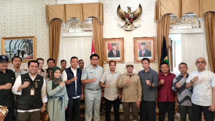 Jasa Raharja bersama Satgas Bencana BUMN Gotong Royong Bantu Masyarakat Korban Gempa Cianjur