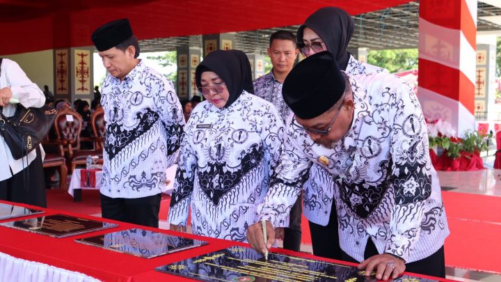 Gubernur Pimpin Upacara Peringatan HUT PGRI ke-77 di Malteng