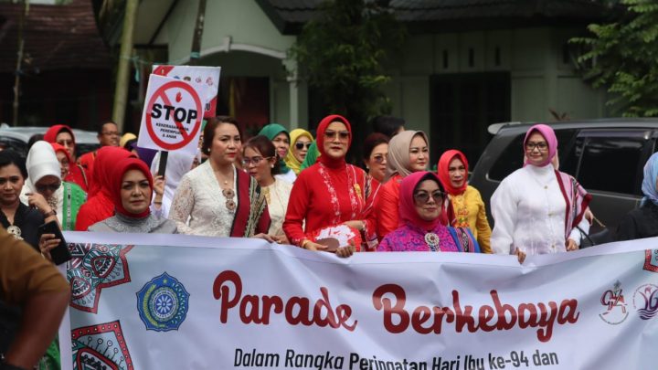 Peringati Hari Ibu, TP PKK Gelar Parade Kebaya dan Kampanye Anti Kekrrasan Perempuan