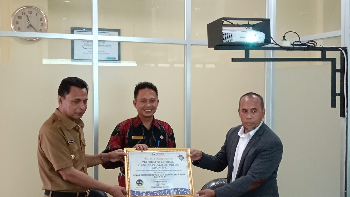 Pemerintah Kota Tual Terima Hasil Penilaian Pelayanan Publik Ombudsman RI- Maluku