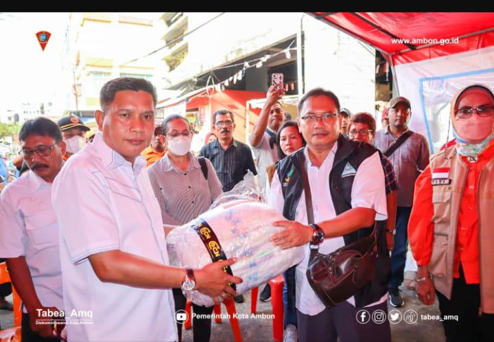 Kemensos Bantu korban Kebakaran Pasar Gambus