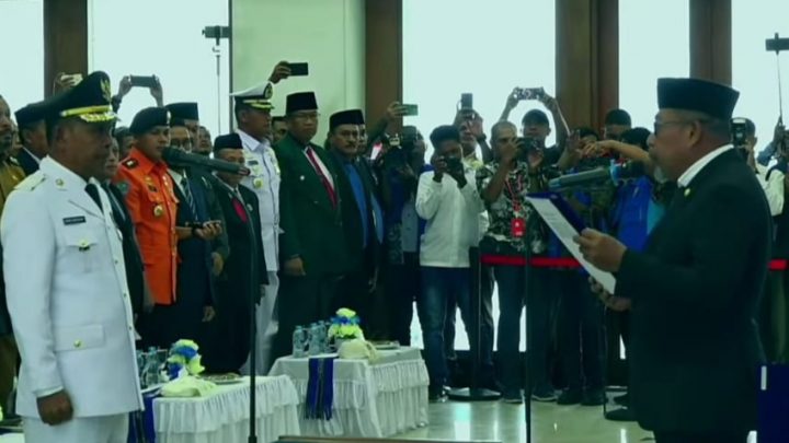 Gubernur Maluku Lantik Sahubawa Jadi Pj.Bupati Maluku Tengah