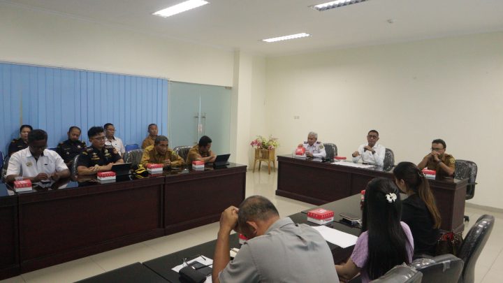 Basalamah Pimpin Rapat Pengembangan Ekspor Maluku