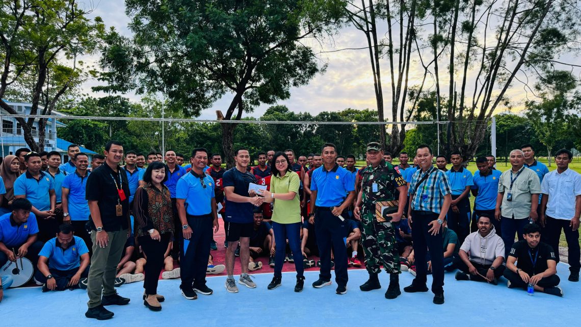 Jalin Silaturahmi,  Lanud dan Bandar Udara Internasional Pattimura Ambon Tanding Volleyball.