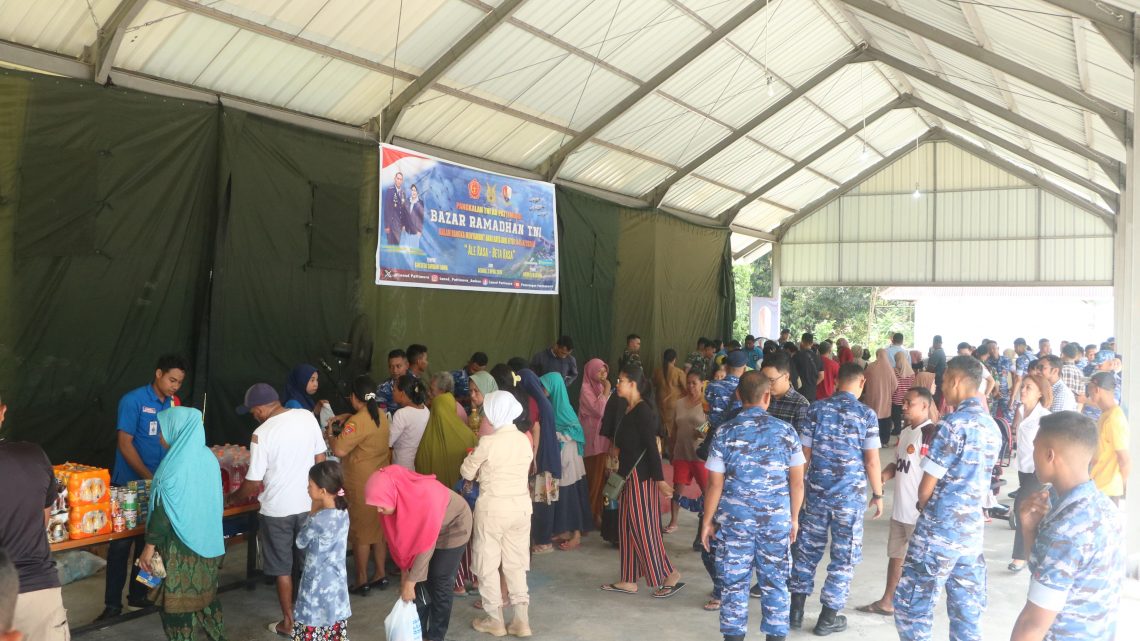 Lanud Pattimura Ambon Gelar Bazar Ramadhan TNI