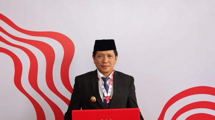 Pj.Gubernur Maluku Terima Duplikat Bendera Pusaka