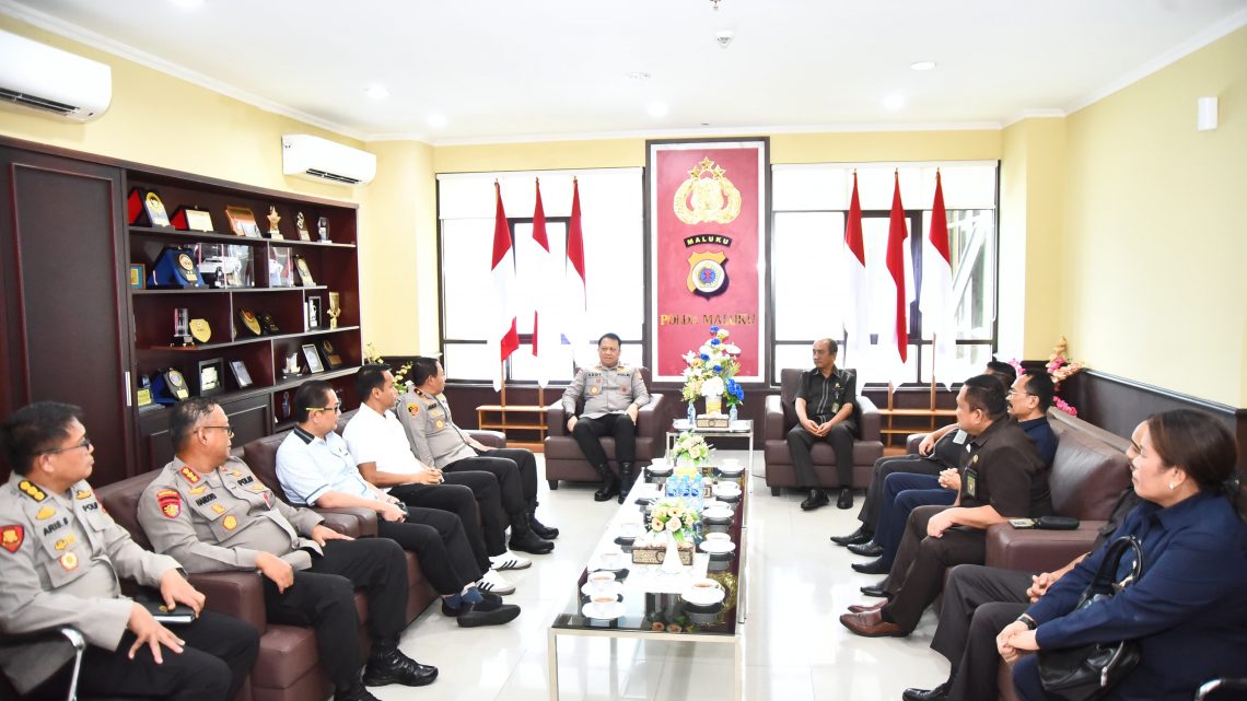 Bahas Sinergitas Penegakan Hukum,Kapolda Maluku Terima Audiensi Ketua Pengadilan Tinggi Ambon