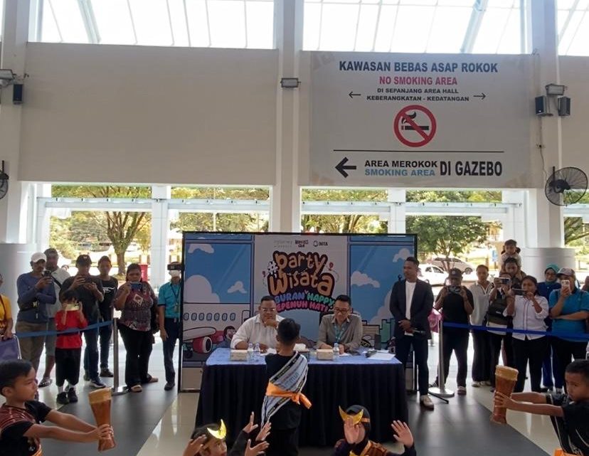 PT Angkasa Pura Bandara Pattimura Ambon Gelar Pentas Seni Tari Tradisional