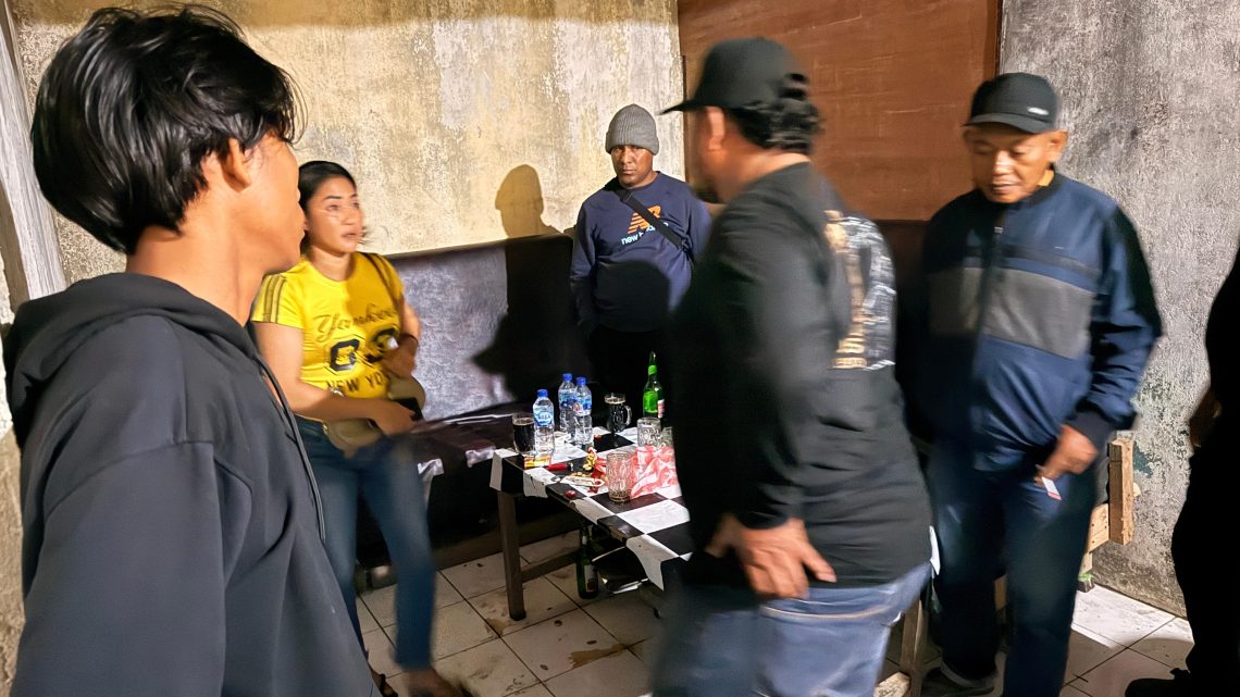 Polres Buru Gelar Razia Miras dan Amankan Pemilik Cafe Ilegal 
