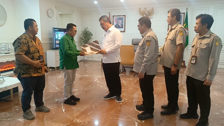 Gubernur Maluku Bertemu Dirjen Perkebunan Kementan