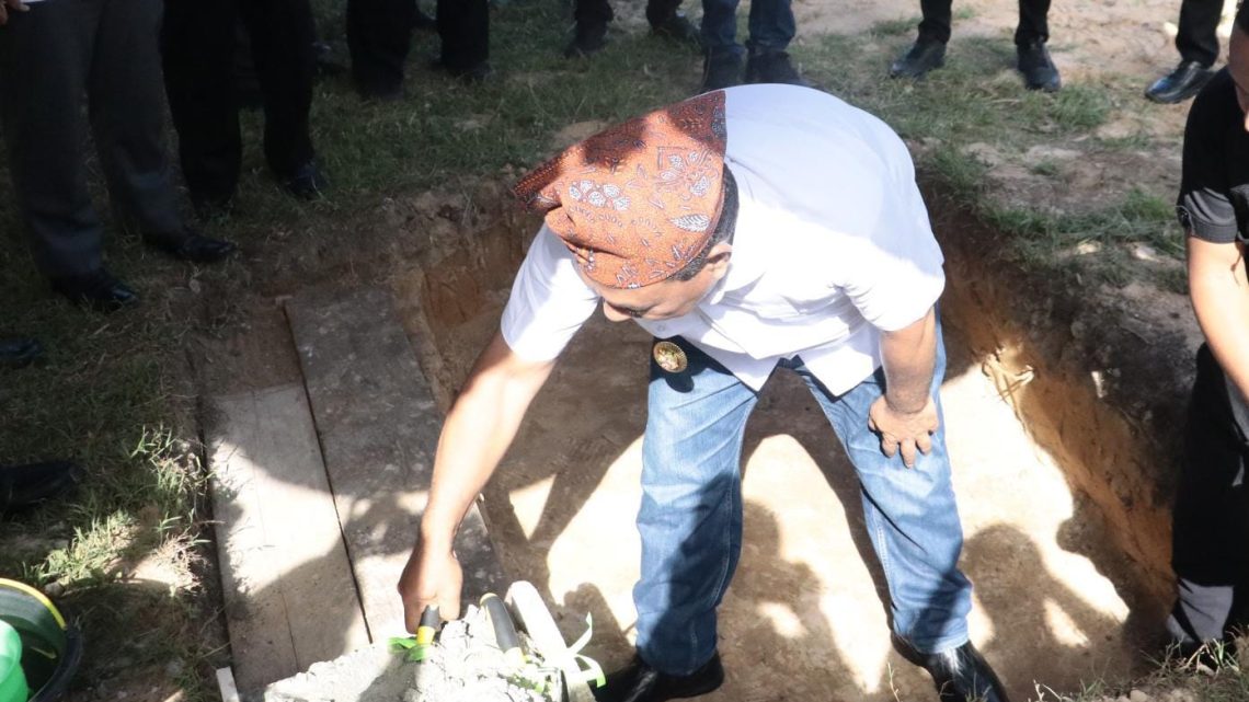 Wagub Maluku Hadiri Peletakan Batu Pertama PLHUT Kabupaten Buru 