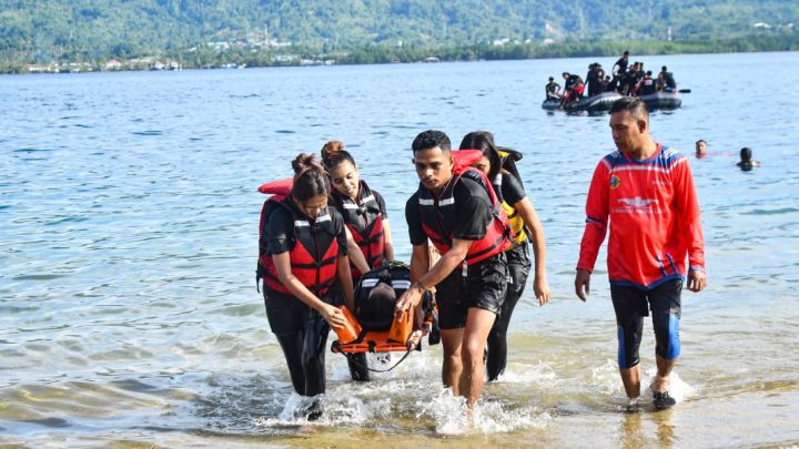 Kodaeral IX Beri Pelatihan Evakuasi Medis Laut bagi 52 Mahasiswa STIKes Pasapua Ambon