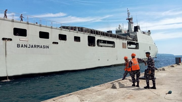 KRI Banjarmasin-592 Tiba di Ambon