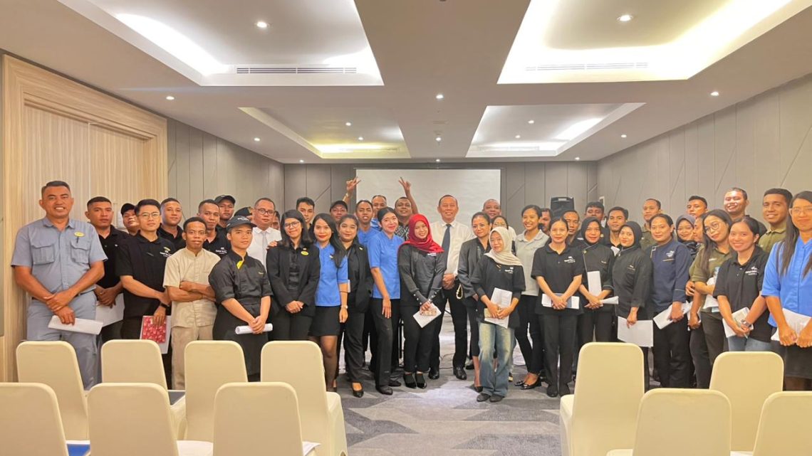 Sosialisasi Code of Conduct: Memperkuat Etika dan Integritas di Hotel Santika Premiere Ambon