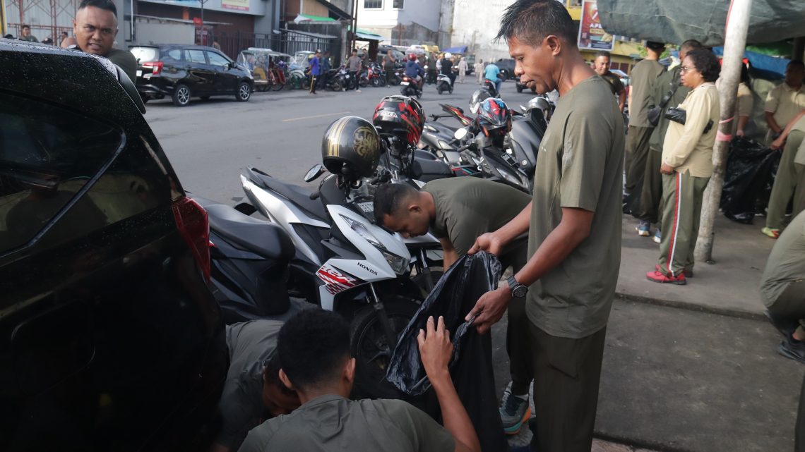 Kodam XV/Pattimura Peduli Lingkungan di Jumat Berkah