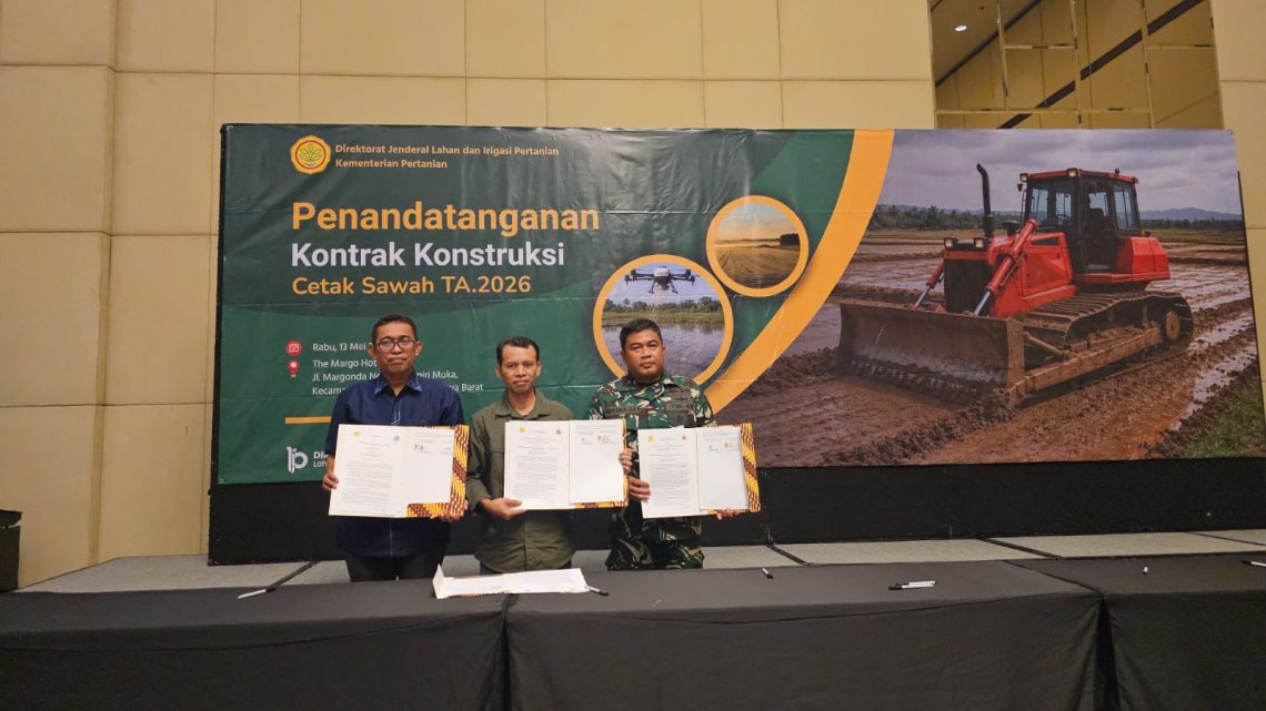 Wujudkan Swasembada, Pangdam Pattimura Teken Kontrak Cetak Sawah 1.454 Hektar