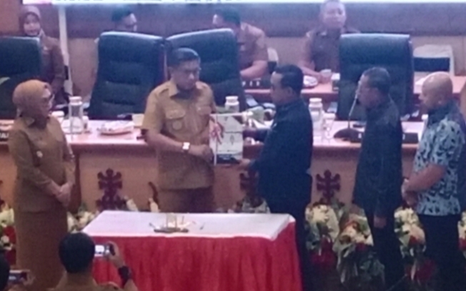 walikota Ambon Sampaikan LKPJ 2025