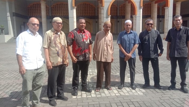 DPRD Maluku Salurkan Hewan Kurban di Tiga Masjid di Ambon