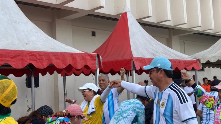 Gubernur Maluku Senam Sehat Bersama dan Sapa Warga di Pasar Mardika