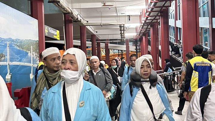 Bandara Internasional Pattimura Ambon Sambut Kepulangan 389 Jemaah Kloter 24