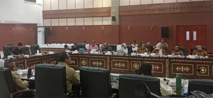 Pansus DPRD Maluku Bahas Ranperda Pemberian Insentif dan Kemudahan Investasi Bersama 18 OPD