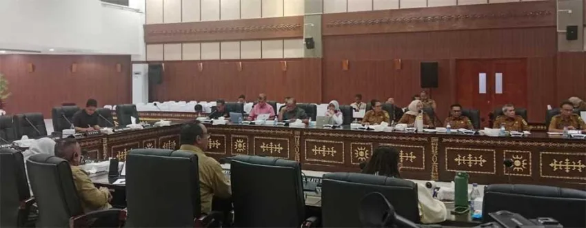 Pansus DPRD Maluku Bahas Ranperda Pemberian Insentif dan Kemudahan Investasi Bersama 18 OPD
