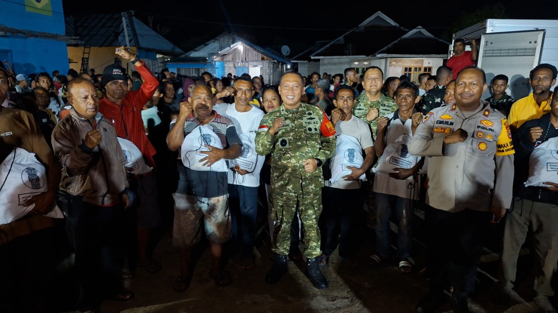 Presiden Prabowo Berikan 3.000 Paket Sembako Kepada Warga Tanimbar   