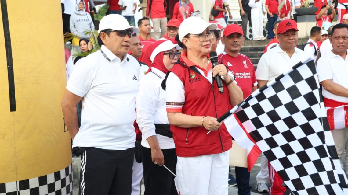 Parade Merah Putih 81 Meter Semarakkan HUT ke-81 RI, Pemprov Maluku Ajak Masyarakat Perkuat Persatuan dan Dukung Program Strategis Nasional