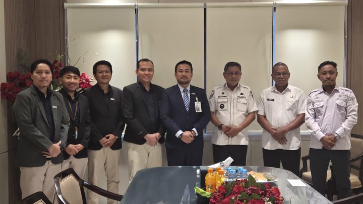 Gedung Terminal Penumpang Bandara Pattimura Ambon Resmi Kantongi Sertifikat Laik Fungsi dari Pemkot Ambon 