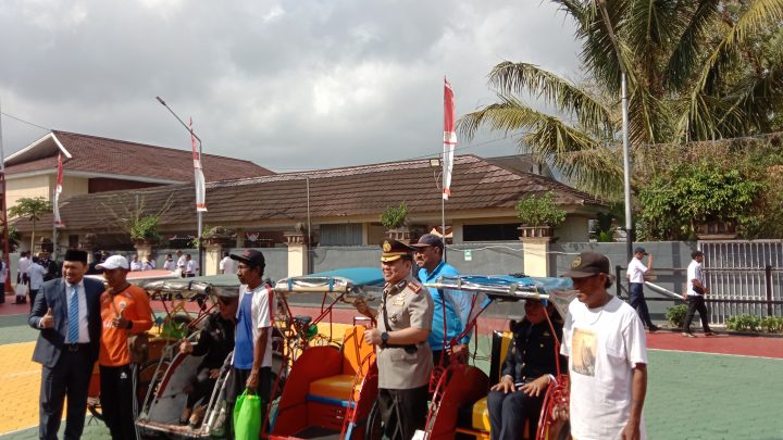 Harhubnas 2026 di Maluku, 200 Paket Sembako Diserahkan ke Tukang Becak dan Korban Kebakaran