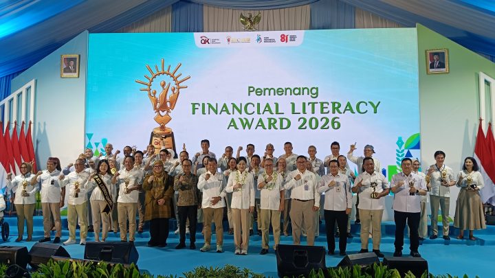 Diterima Wagub Abdullah Vanath, Provinsi Maluku Sabet Financial Literacy Award 2026 dari OJK