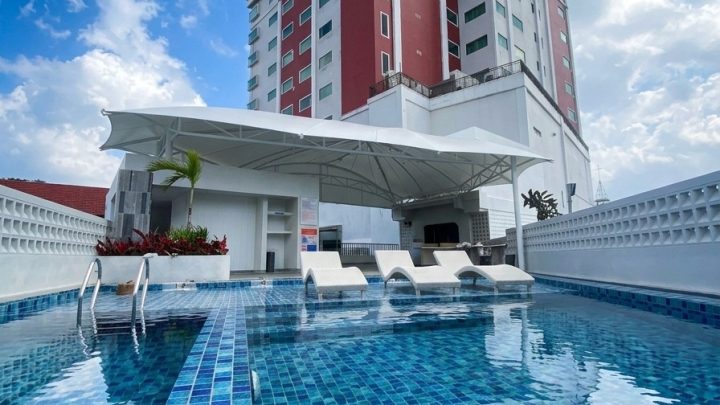Swiss-Belhotel Ambon Siap Manjakan Tamu In-House Melalui Pembukaan “The Pool Terrace”