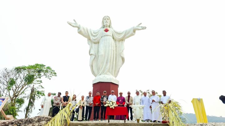 25 Tahun Imamat Mgr. Zeno Ngutra, Gubernur Maluku Dorong Gereja Perkuat Pembinaan Generasi Muda