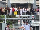 Peduli Dampak Kabut Asap, Imigrasi Ambon Gelar Kerja Bakti dan Bagikan Masker