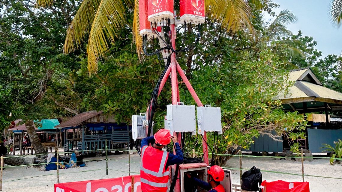 Dari Wisata hingga Berbagi Cerita, Telkomsel Temani Keseruan Festival Pesona Meti Kei