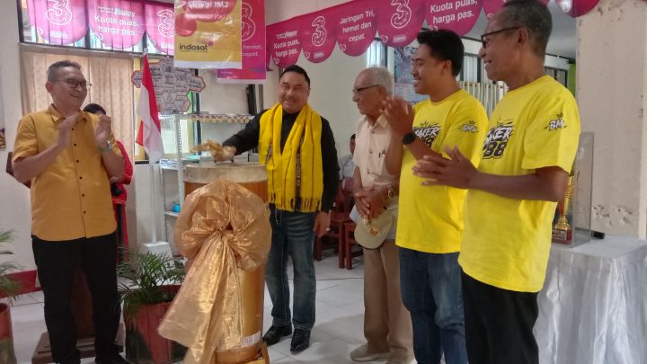Bung Michael Wattimena Buka Soccer Robotic Competition SMA Kristen YPKPM Ambon